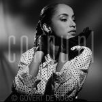 06-07-1984 Sade at studio in Amsterdam, The Netherlands.

[keywords]Black & White Image, Posed, Hand, Gloves, Singer[/keywords]